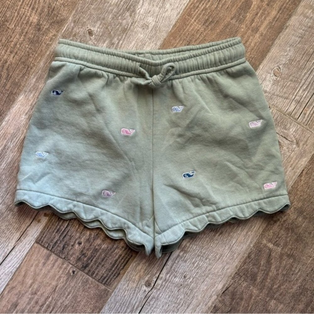 Vineyard Vines Knit Scallop Edge Whale Shorts medium 8/10